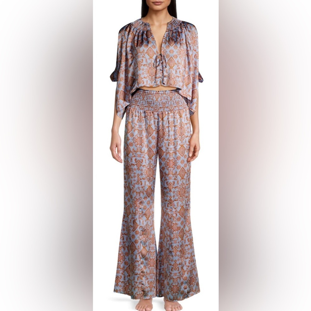 Elegant Women's Floral set pants and top